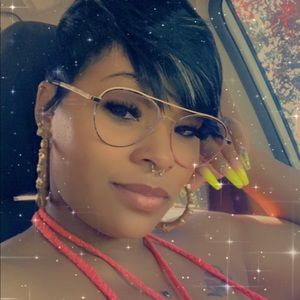 Meet your Posher, Chasitee